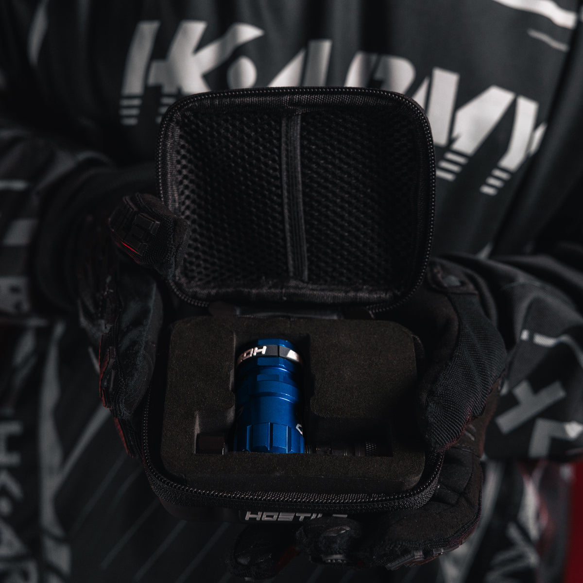 Hostile® XLP Regulator - Side Port Quick-Disconnect - Blue