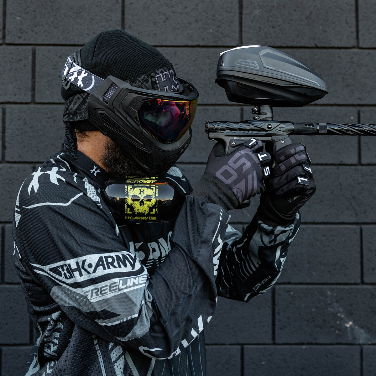 36ci / 4500psi Extra Lite Carbon Fiber Tank - PRO Reg - Doom Black/Neon Green