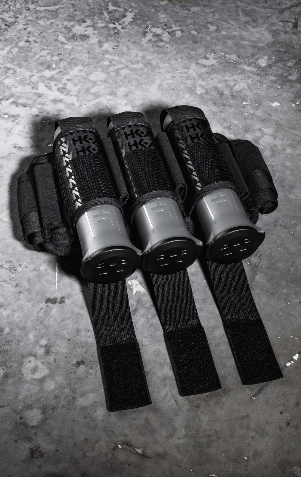 Equipped with 3 Ejection Holsters for a quick-release reload.
