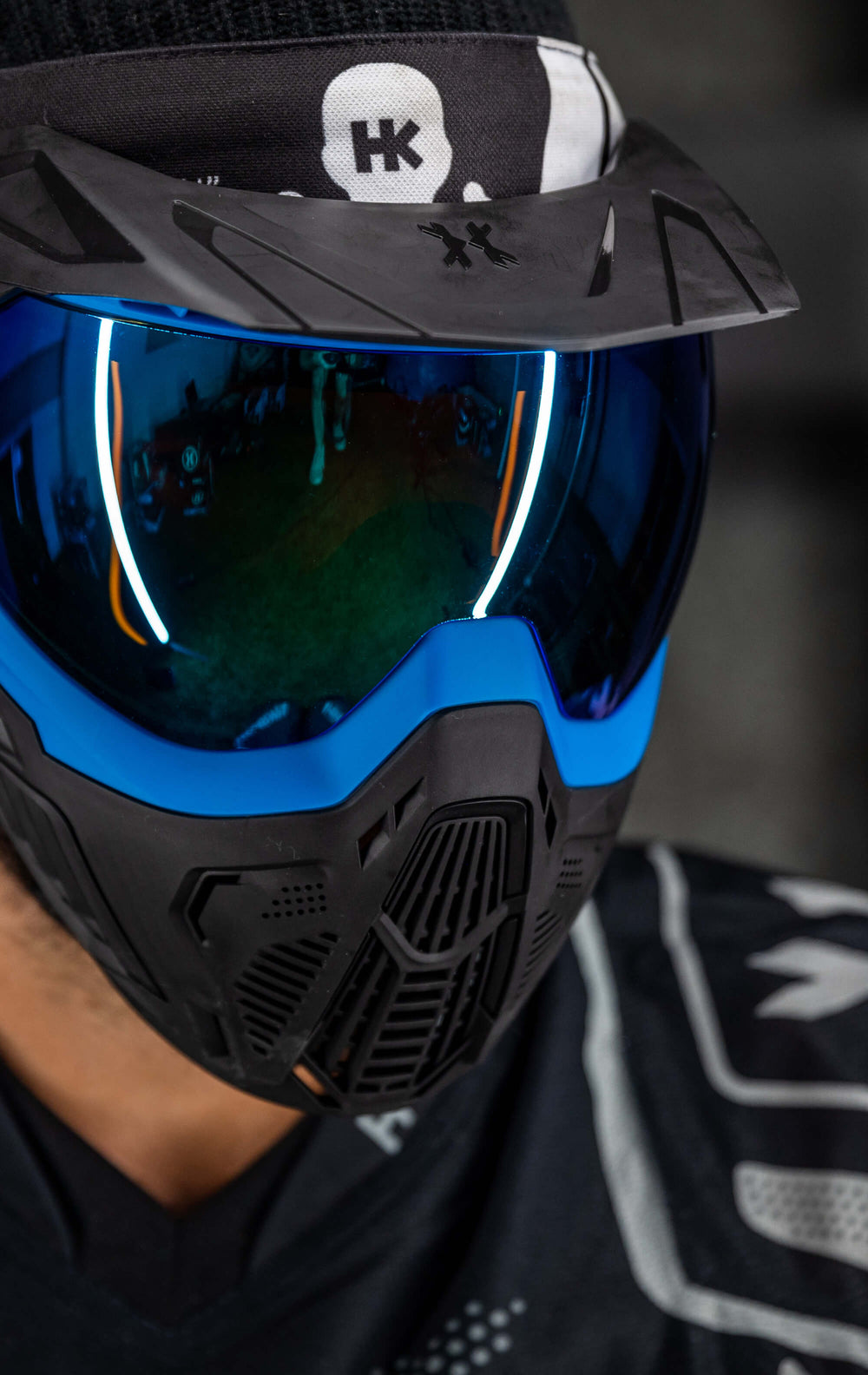SLR Wave Goggle with Arctic Lens and Universal Black Visor. Visor not included.